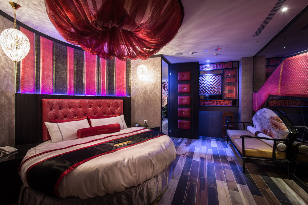 Forbidden City Motel Taichung Exterior photo