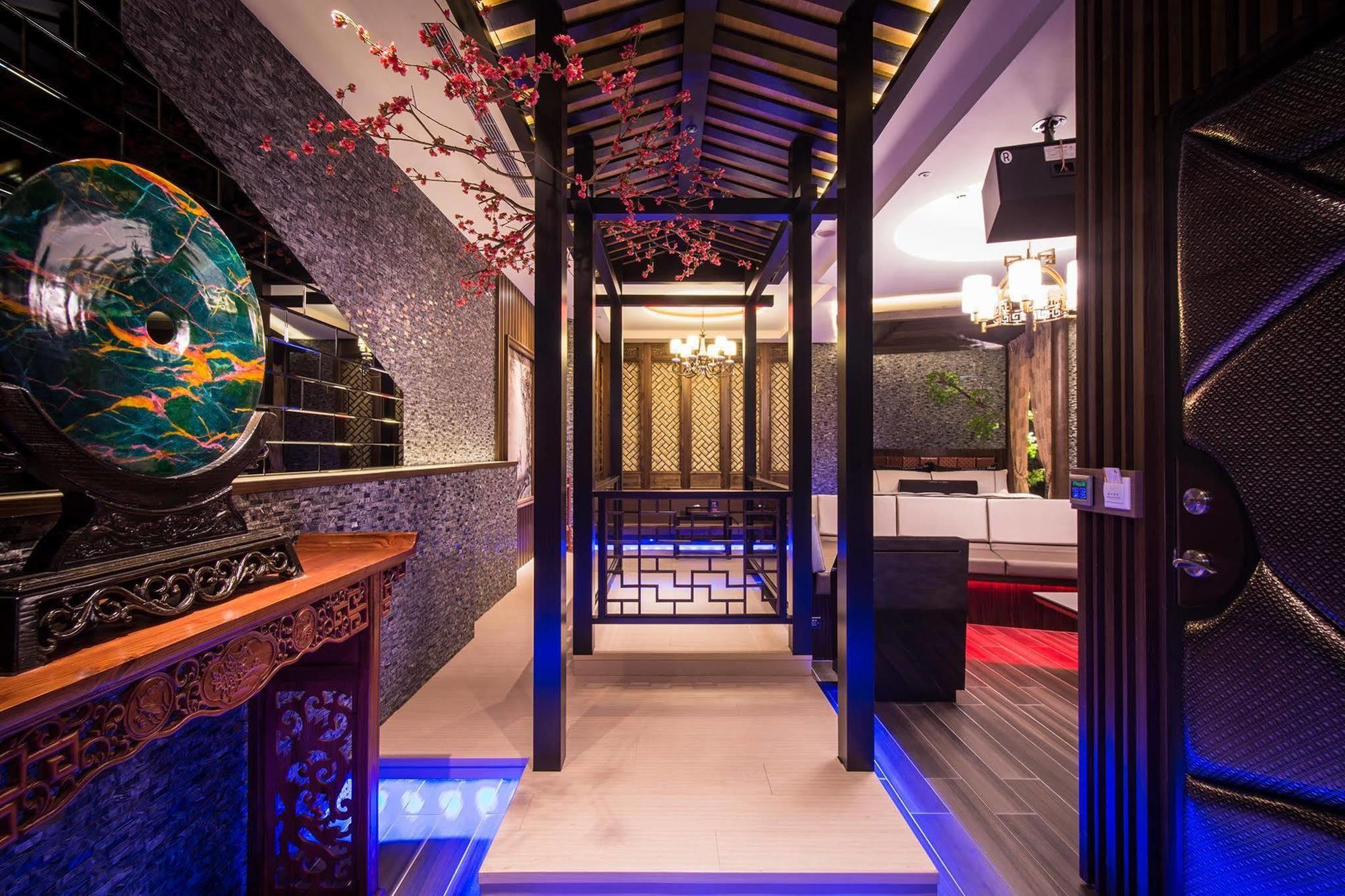 Forbidden City Motel Taichung Exterior photo